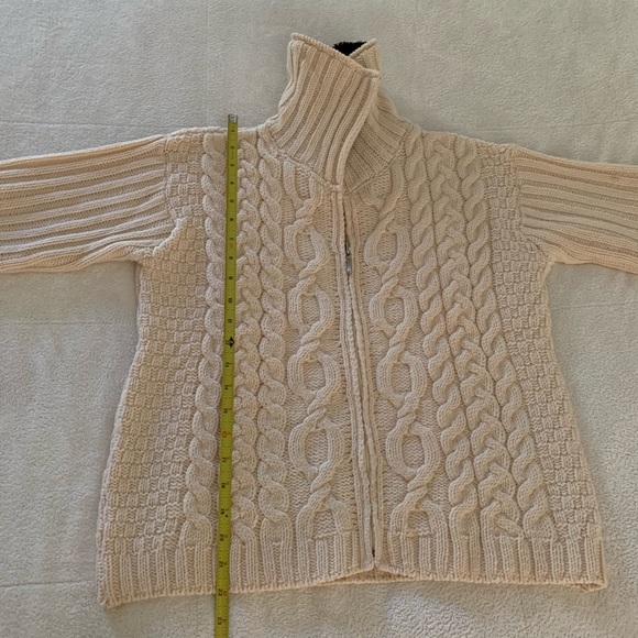 Aran Crafts Irish Merino Wool Cardigan w/ faux fur - Picture 4 of 8